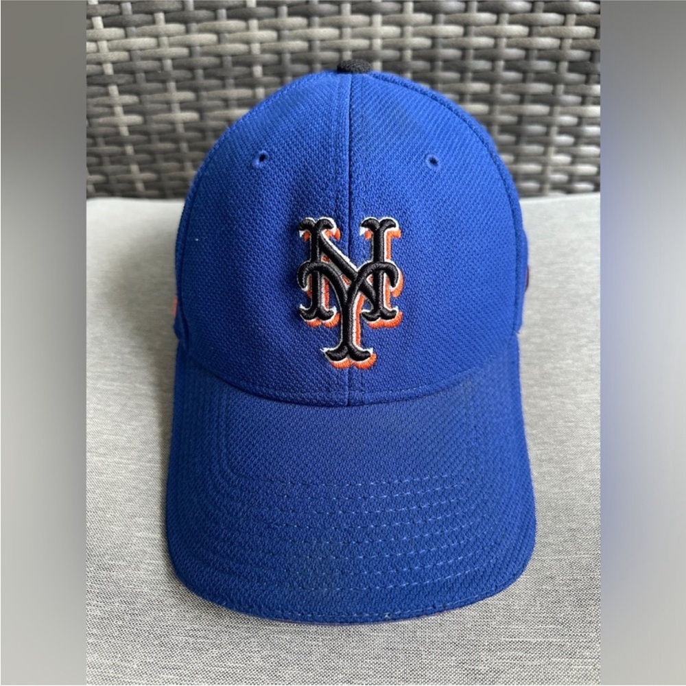 New York Mets New Era Fitted Cap Mens Size L-XL Blue EUC